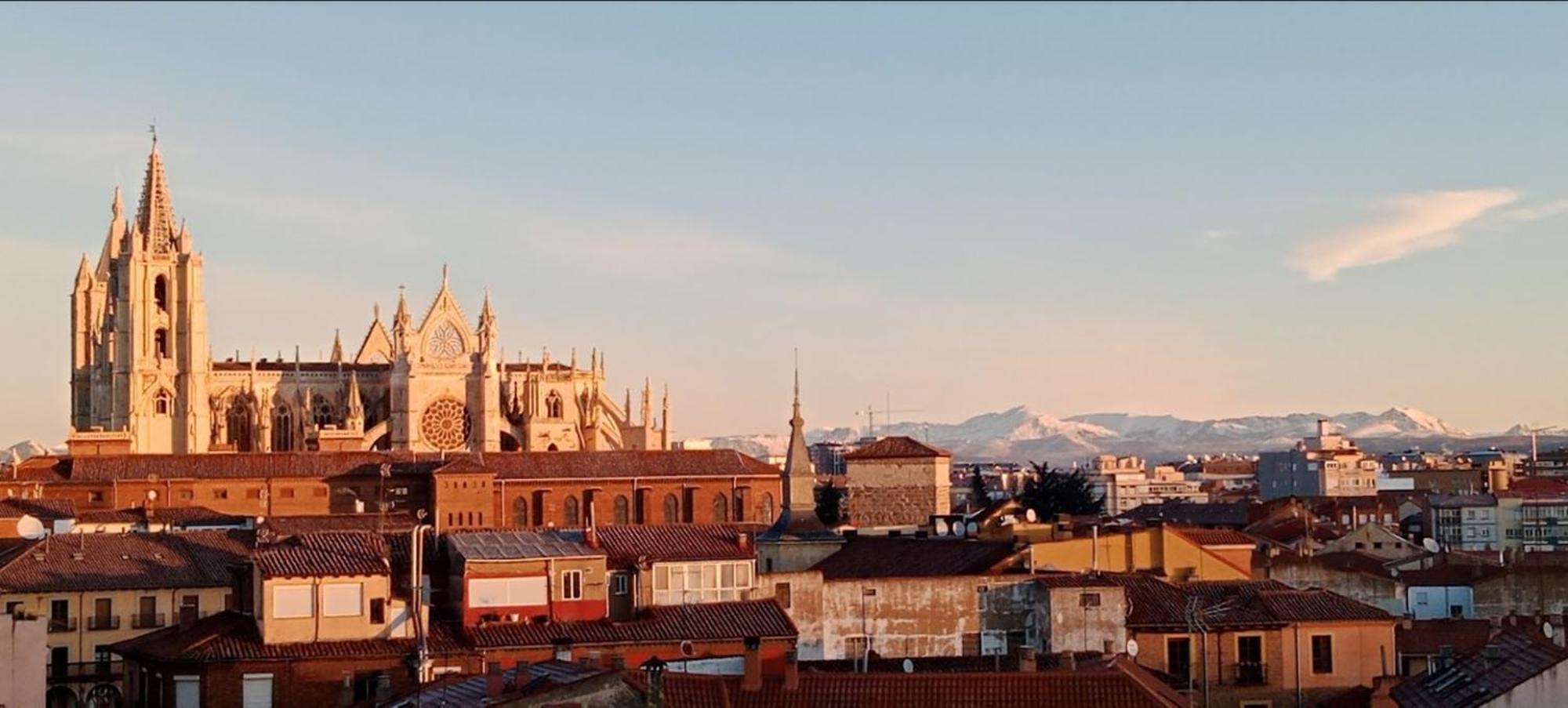 The View - Apartamento Reformado Con Vistas A La Catedral - Leonapartamentos 외부 사진